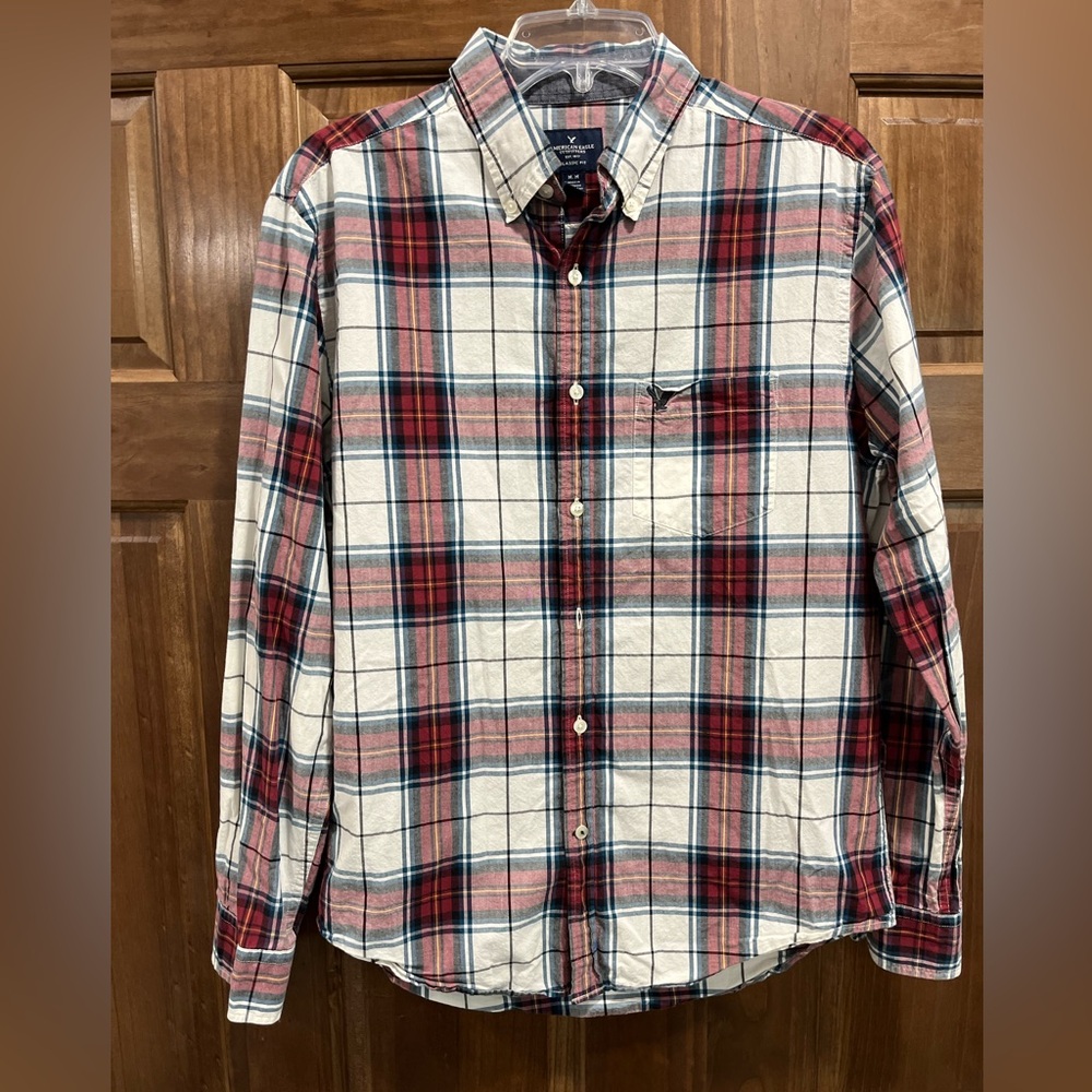 American Eagle Men’s Red Plaid Button Down Shirt, Classic Fit, Preppy, Medium